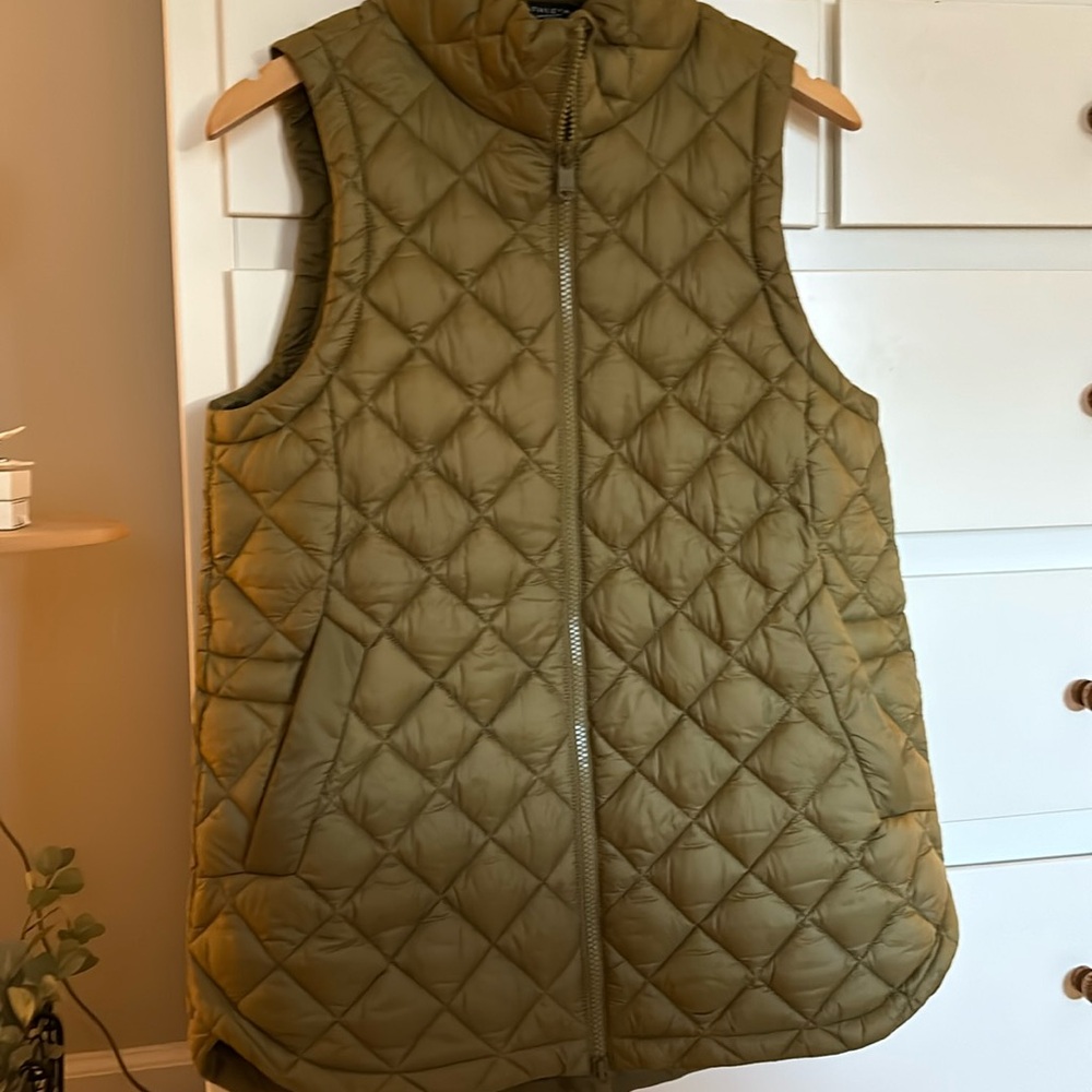 Athleta puff vest